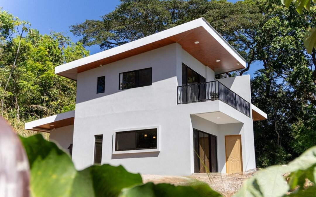 Impresionante estudio de dos pisos con vistas en una ecoaldea
